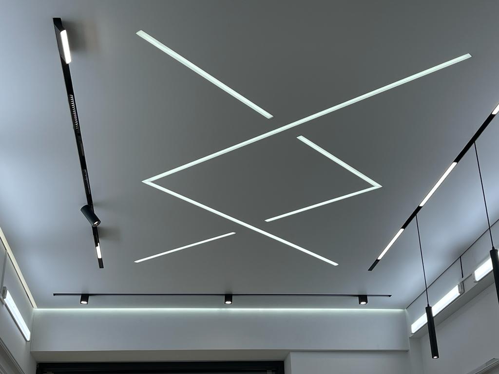 Nisza i ścieżki świetlne